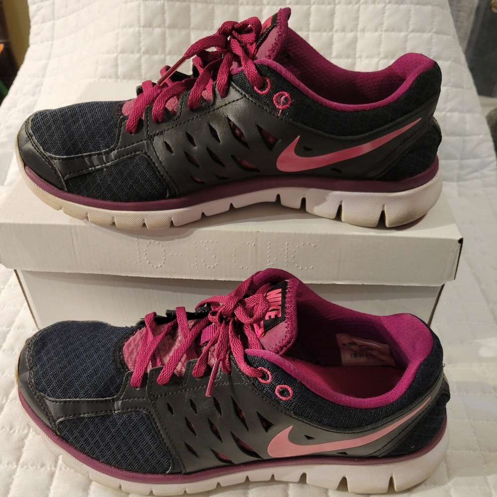 Nike Flex 2013 Run Athletic Sneakers Women's 10 Navy Blue Pink Black Sporty Cute